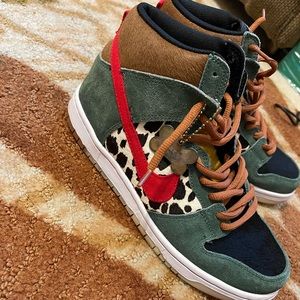 NIKE SB HIGH DOG WALKER